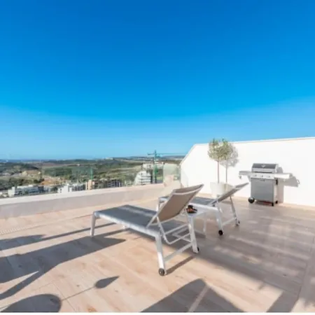 Διαμέρισμα Modern Penthouse With 3 Bedroom In Area *
