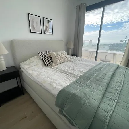 Modern Penthouse With 3 Bedroom In Area Εστεπόνα