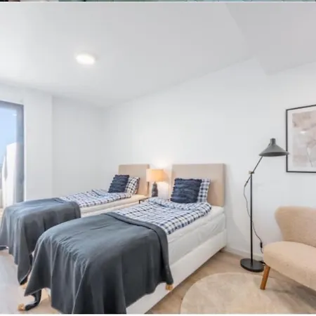Modern Penthouse With 3 Bedroom In Area Διαμέρισμα Εστεπόνα
