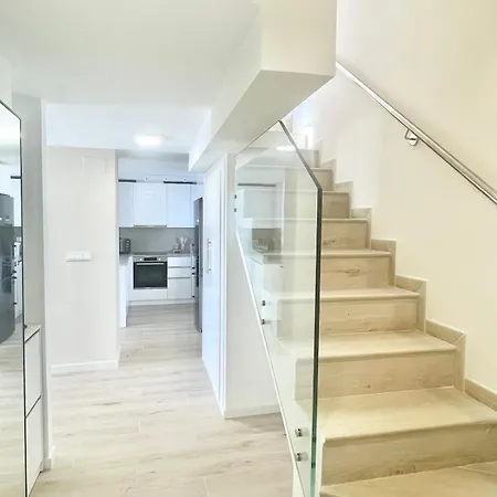 Modern Penthouse With 3 Bedroom In Area * Εστεπόνα