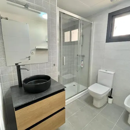 Modern Penthouse With 3 Bedroom In Area