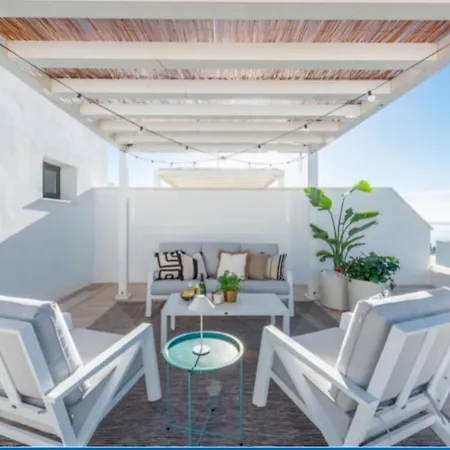 Modern Penthouse With 3 Bedroom In Area * Εστεπόνα