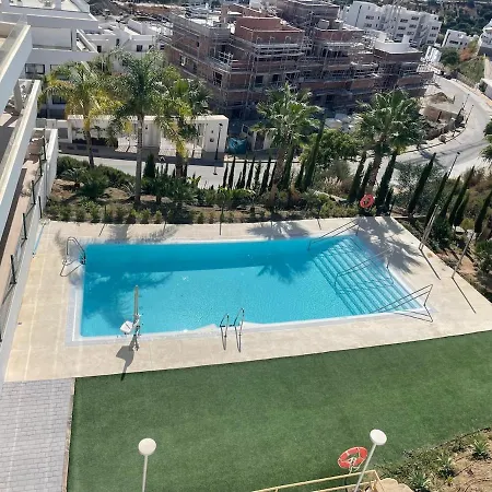 Modern Penthouse With 3 Bedroom In Area * Εστεπόνα