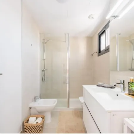 Modern Penthouse With 3 Bedroom In Area Διαμέρισμα Εστεπόνα